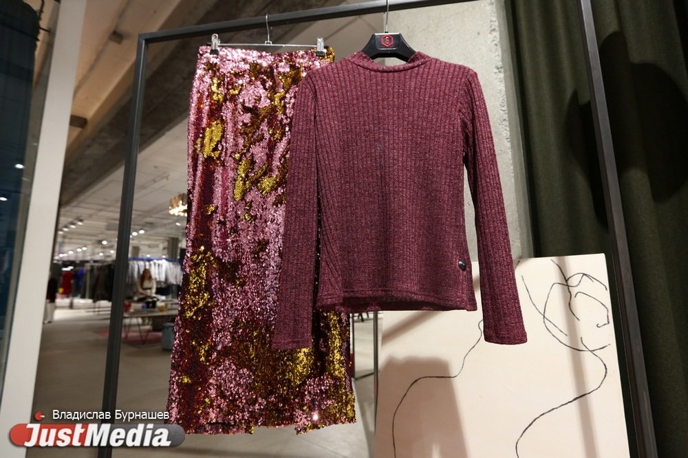 «Можно выбрать все тренды и составить конкуренцию елке». Собираем новогодний лук со стилистом и JustMedia.ru. СПЕЦПРОЕКТ - Фото 18