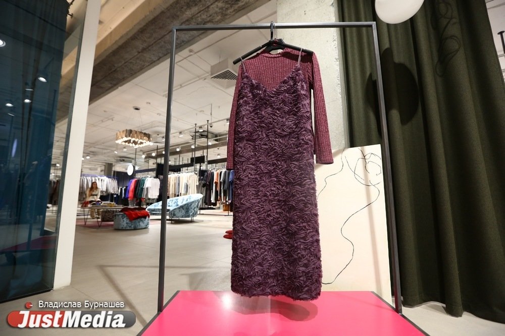 «Можно выбрать все тренды и составить конкуренцию елке». Собираем новогодний лук со стилистом и JustMedia.ru. СПЕЦПРОЕКТ - Фото 35