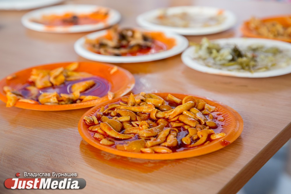 Сок из «китайских фонариков», экологический рис в мультиварке и харбинское пиво. Российско-китайское ЭКСПО превратилось в огромный фуд-корт. РЕПОРТАЖ - Фото 10