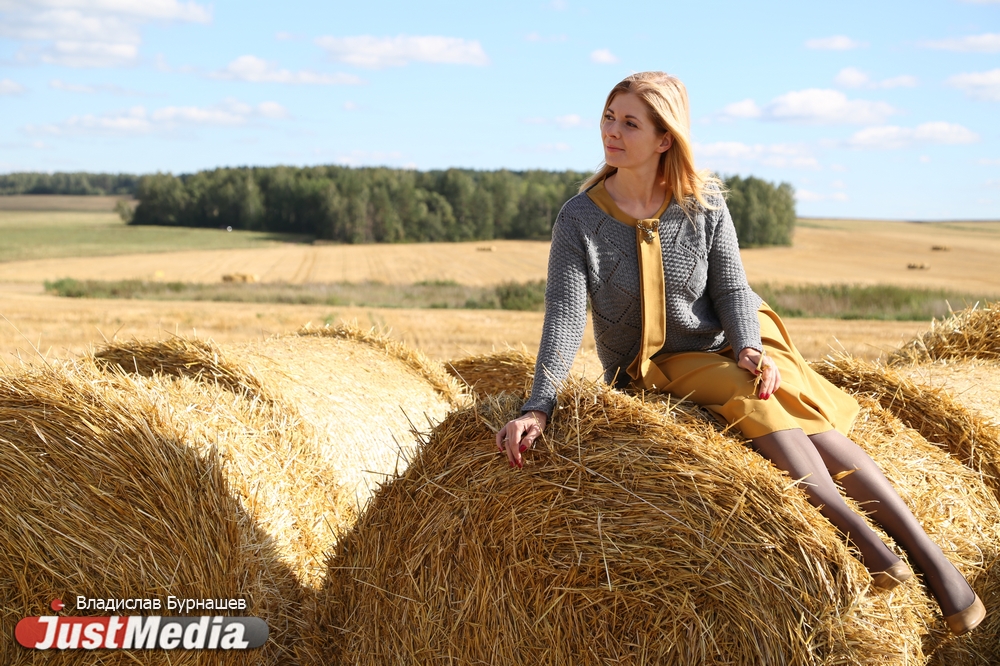 Анна Абсалямова на стоге сена: «Люблю сюрпризы. В пятницу в Екатеринбурге +26» - Фото 5