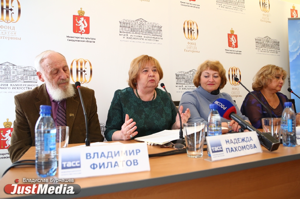 Ювелирные шедевры Фаберже и Денисова-Уральского оценили более десяти тысяч уральцев, иностранцев и гостей ИННОПРОМа - Фото 2