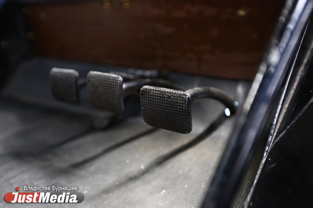 «У этих автомобилей нет цены. Нельзя продавать то, во что вложил часть души». JustMedia.ru побывал на экскурсии в музее ретрокаров - Фото 3