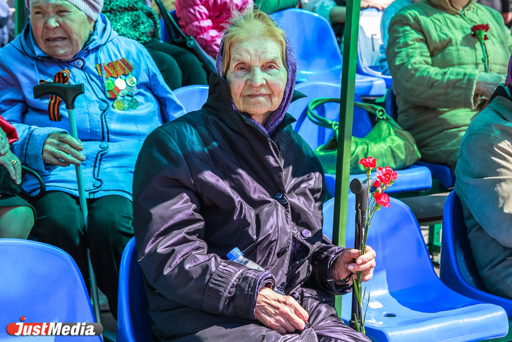 Уникальная военная техника вышла в День Победы на улицы Верхней Пышмы - Фото 6