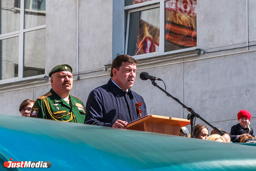 Уникальная военная техника вышла в День Победы на улицы Верхней Пышмы - Фото 3