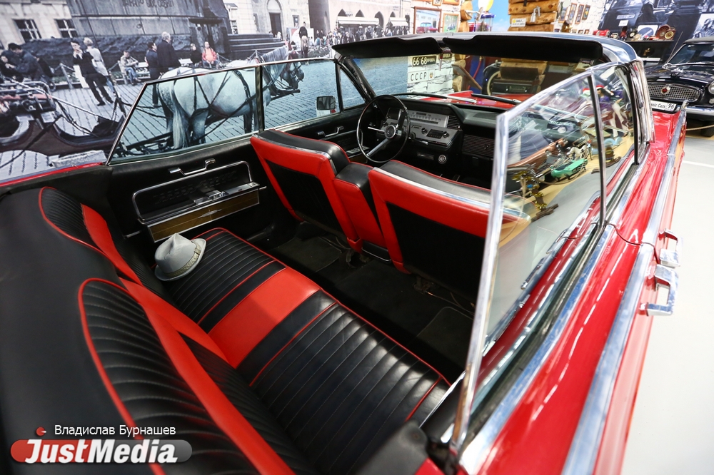 «У этих автомобилей нет цены. Нельзя продавать то, во что вложил часть души». JustMedia.ru побывал на экскурсии в музее ретрокаров - Фото 15