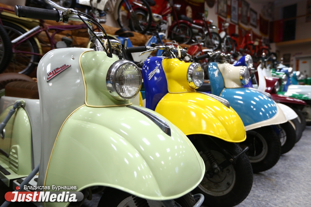 «У этих автомобилей нет цены. Нельзя продавать то, во что вложил часть души». JustMedia.ru побывал на экскурсии в музее ретрокаров - Фото 20