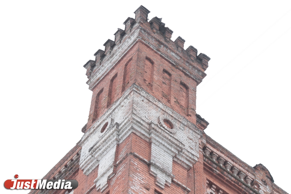 Особняк «железного человека» и «дом-корона». Элитные дома уральских бизнесменов превратились в «консервы». СПЕЦПРОЕКТ - Фото 9