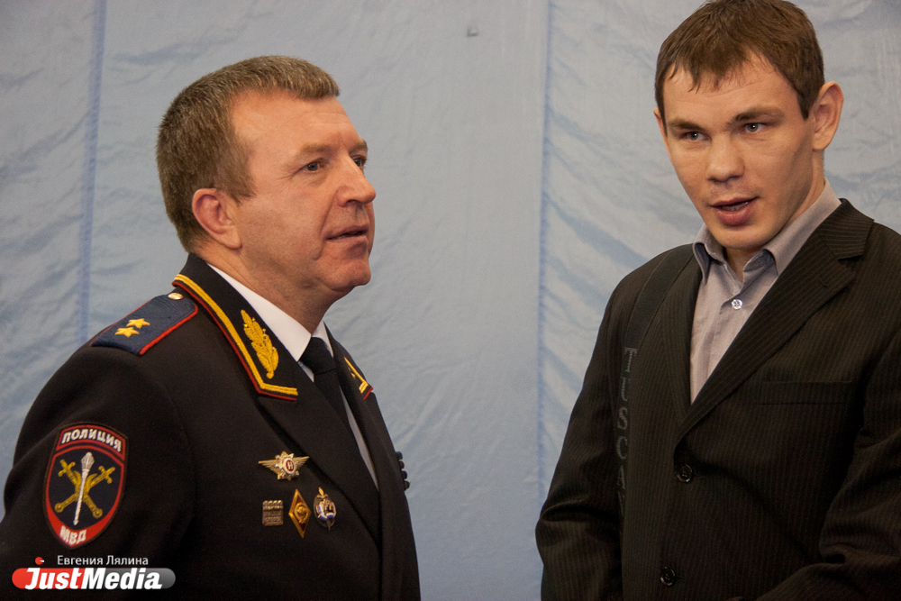 Более 500 дзюдоистов-силовиков борются за победу на всероссийском чемпионате в Екатеринбурге - Фото 4