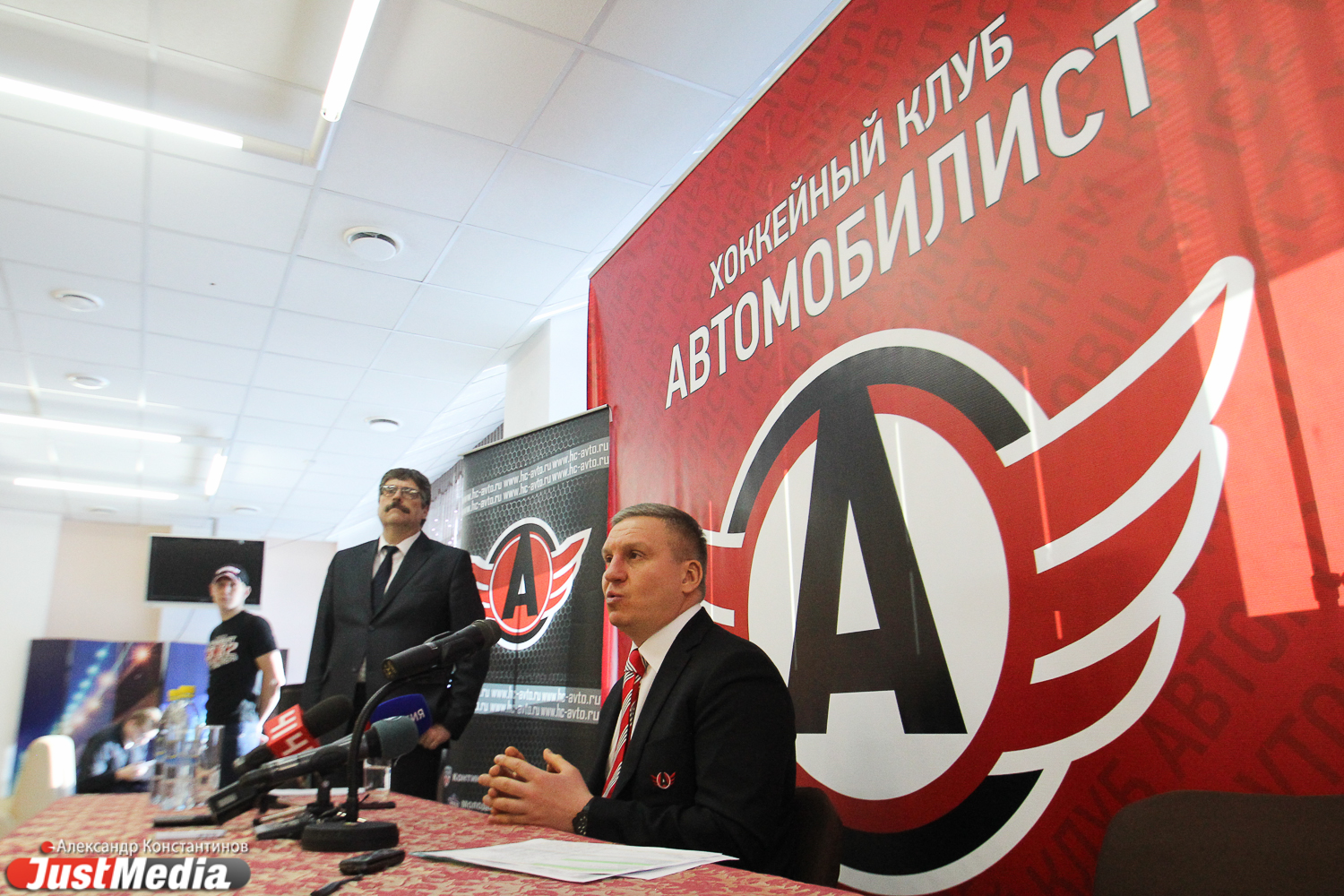 Алексей Бобров: «Нельзя звать ведущих актеров в театр, где обваливается потолок» - Фото 2