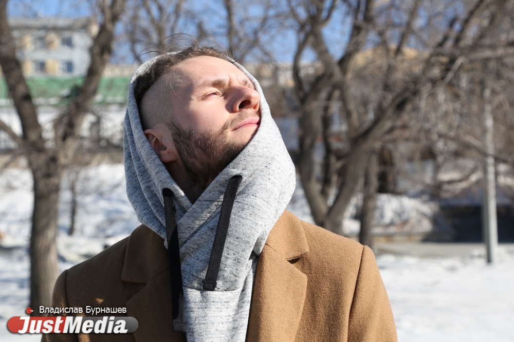 Неунывающий танцор Владимир Рябинкин: «Пришла весна. Все выходим, двигаемся и наслаждаемся погодой». В Екатеринбурге +6 градусов. ФОТО, ВИДЕО - Фото 9