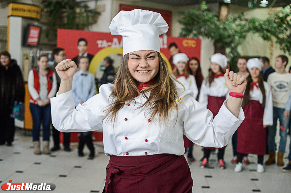 Актеры и поклонники сериала «Кухня» снимут совместный клип в Екатеринбурге - Фото 4