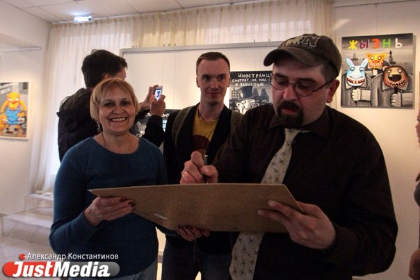 Прикоснуться к прекрасному, поиграть на редких музыкальных инструментах и почувствовать себя футболистом можно было на «Ночи музеев» - Фото 3