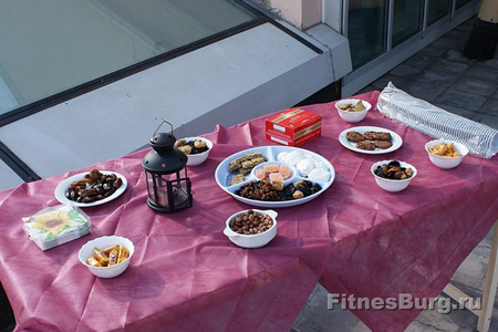 Прикоснуться к душе. В «Европе» екатеринбуржцев под звуки барабанов и ситара знакомили с основами йоги - Фото 6