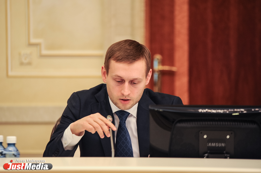 «Фонд стал работать с середины года». Куйвашев пытался оправдать провальную работу Караваева   - Фото 4