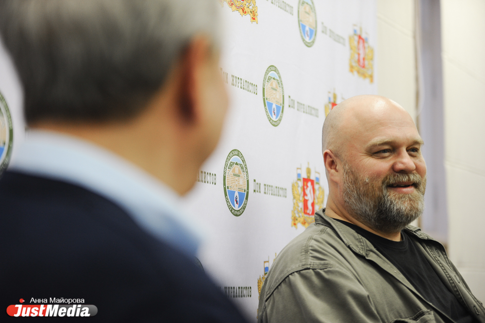 «Люблю сырое мясо больше, чем кино». Алексей Федорченко запустил в Екатеринбурге «Ангелов революции» - Фото 6