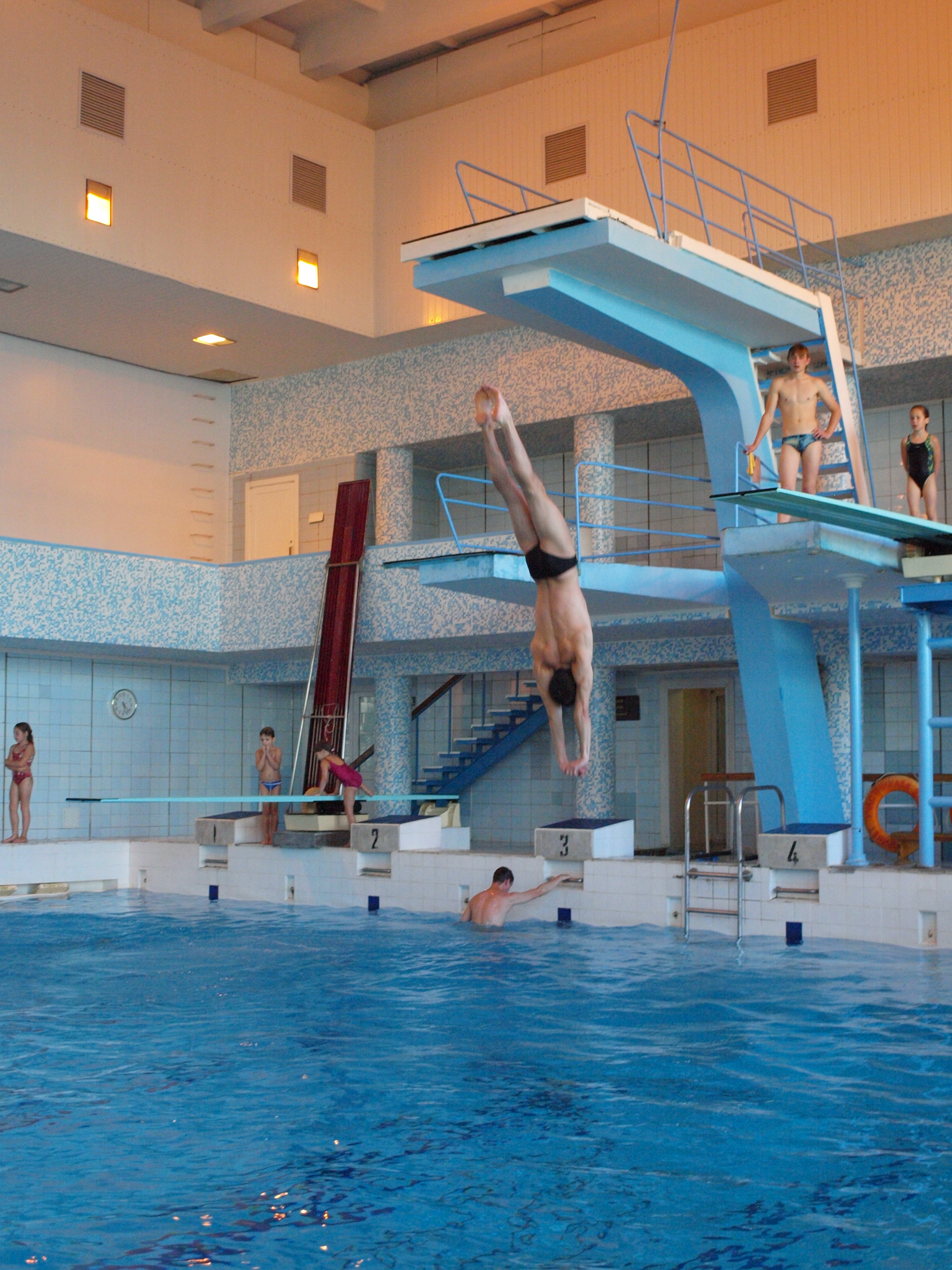 Спортсмены Дворца молодёжи завоевали семь медалей на чемпионате России по прыжкам в воду - Фото 2
