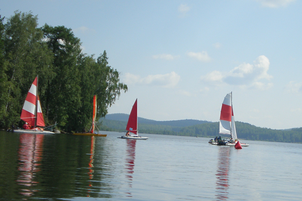 Урал — не сухопутный. На Таватуе прошла ежегодная парусная регата «Таватуйский меридиан» - Фото 3