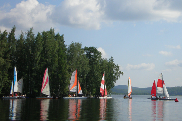 Урал — не сухопутный. На Таватуе прошла ежегодная парусная регата «Таватуйский меридиан» - Фото 4