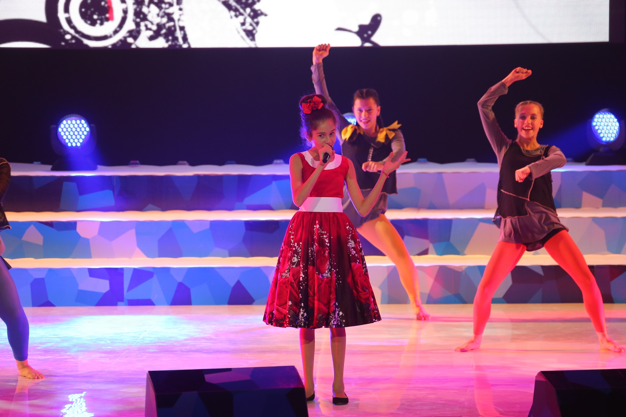 Дарим добро детям! В Екатеринбурге прошел концерт в честь юбилея фонда «Дети России» - Фото 6