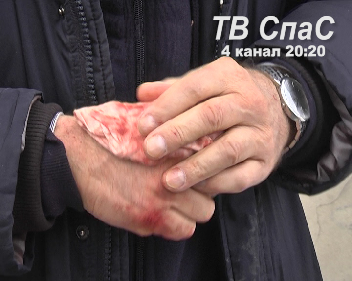 На улице Короленко с крыши пятиэтажки на автомобиль упала глыба льда - Фото 3