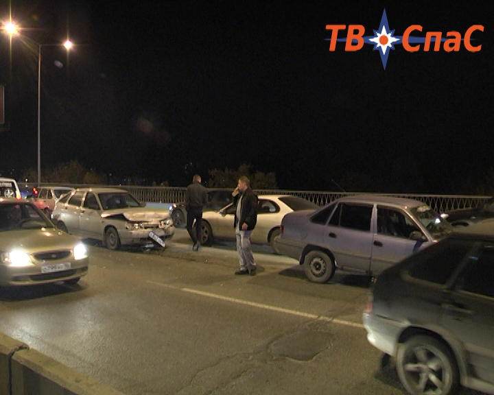 На развязке у «Калины» собрался паровозик из четырех машин - Фото 3