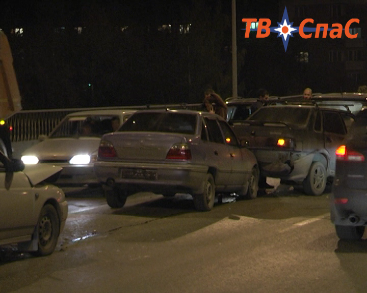 На развязке у «Калины» собрался паровозик из четырех машин - Фото 6