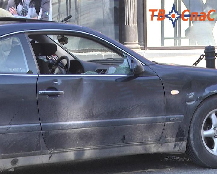 На Радищева Мерседес сбил добропорядочного велосипедиста. ФОТО - Фото 4