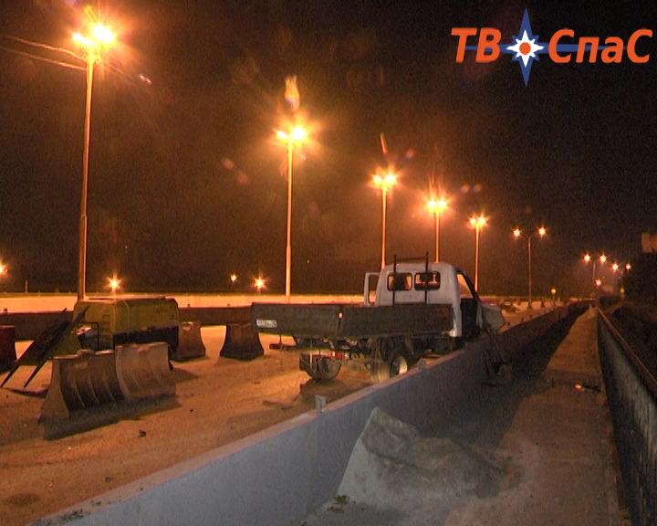 На Объездной пьяный водитель «Газели» врезался в ограждение и попытался пешком уйти с места ДТП - Фото 3