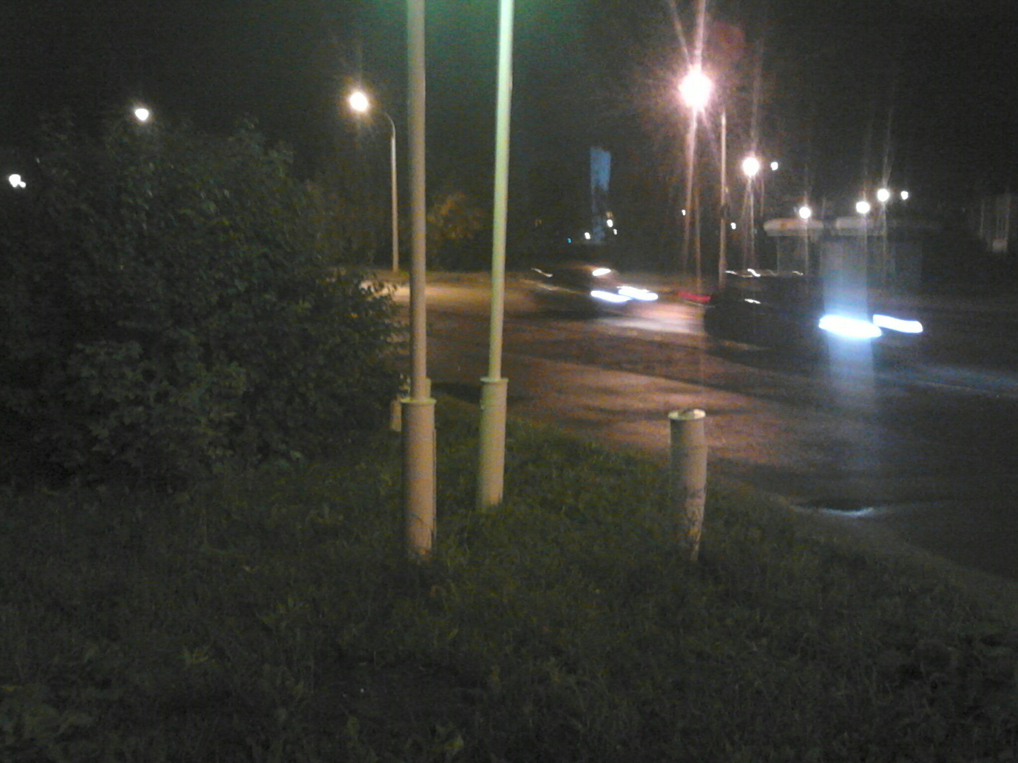 Жители Новоуральска возмущены частоколом из фонарей. ФОТО - Фото 2