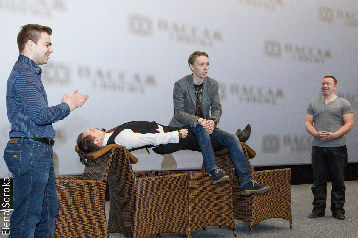 Забивают гвозди руками и превращают людей в металл. На Урале нашли «Людей Икс» - Фото 7