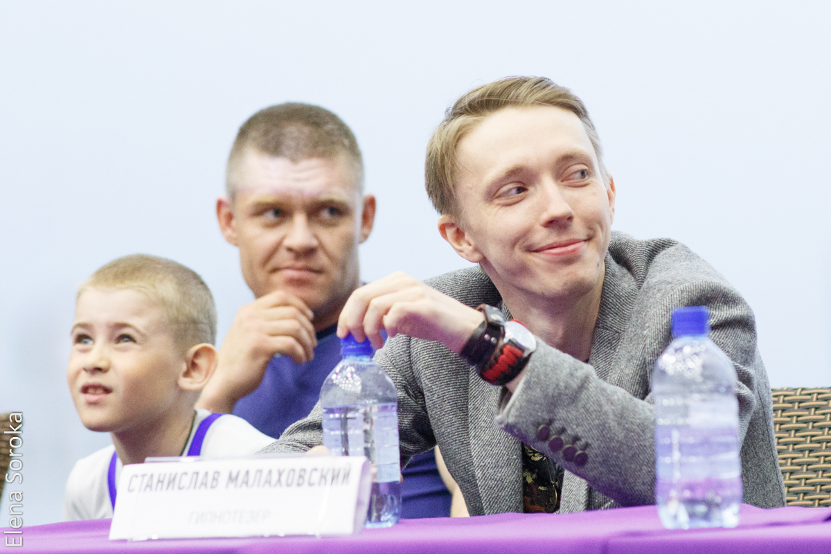 Забивают гвозди руками и превращают людей в металл. На Урале нашли «Людей Икс» - Фото 8