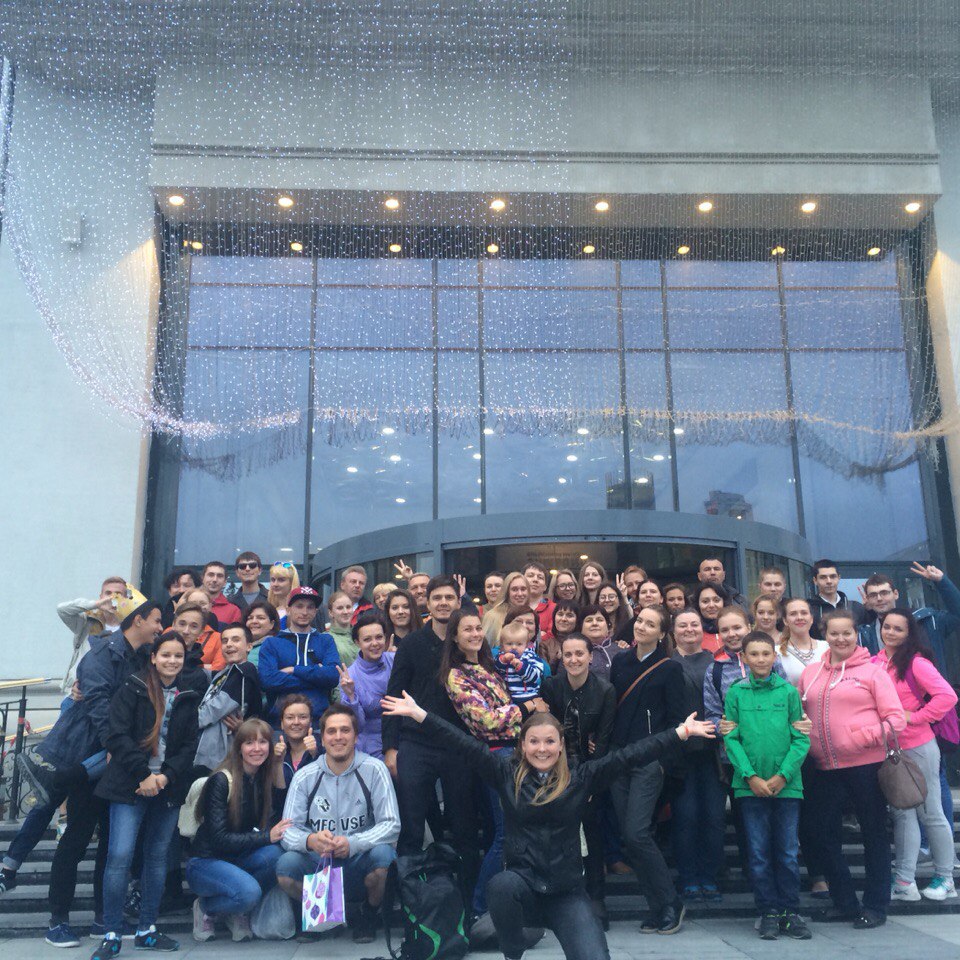 Тысяча екатеринбуржцев сделала селфи на фоне «Пассажа»  - Фото 21