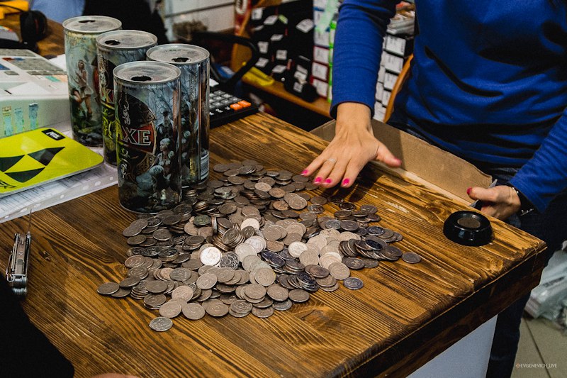 Житель Екатеринбурга расплатился в магазине 25 килограммами монет. ФОТО - Фото 5