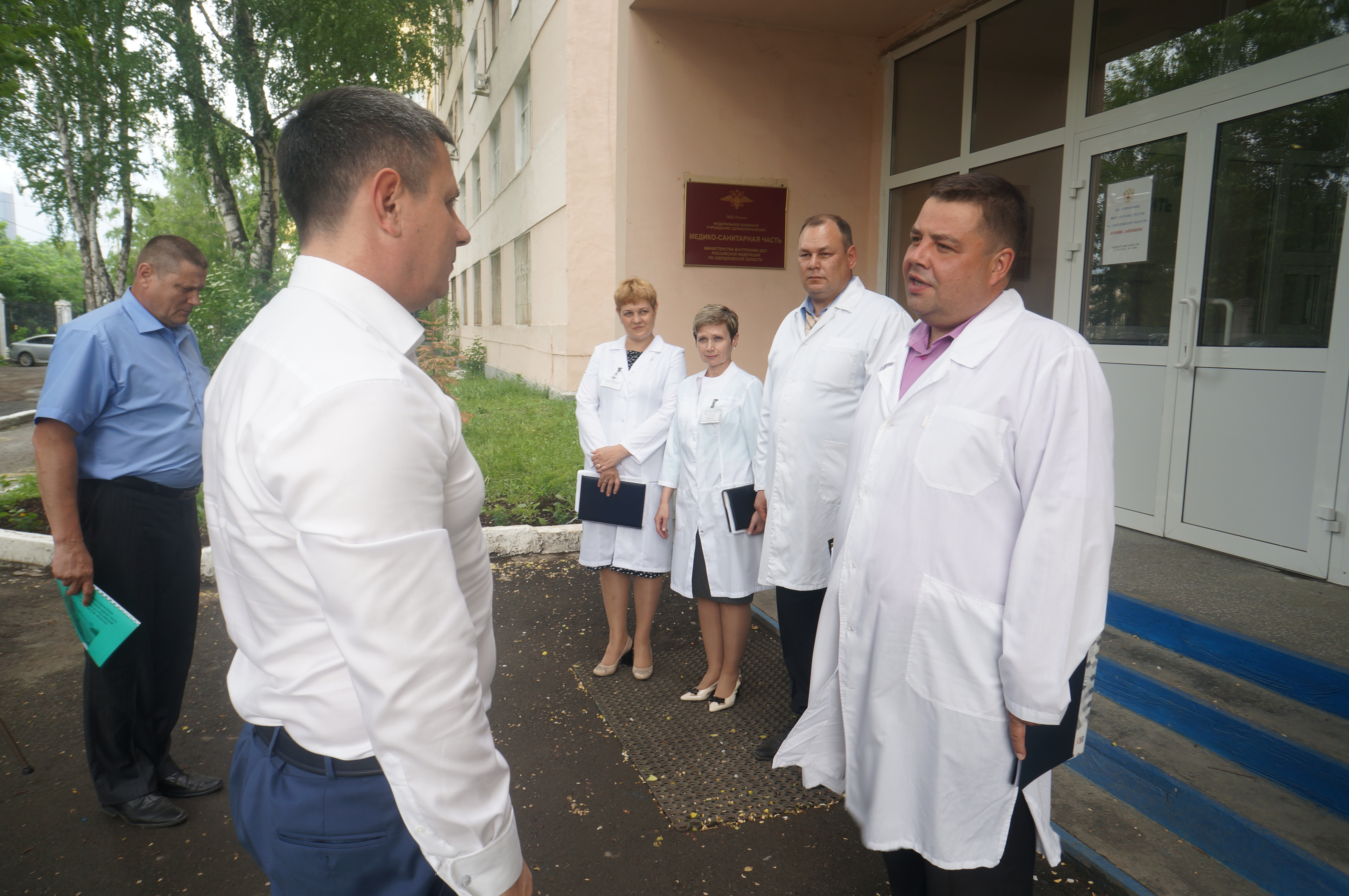 Высокопоставленному чиновнику МВД России показали обновленный ведомственный госпиталь в Екатеринбурге - Фото 3
