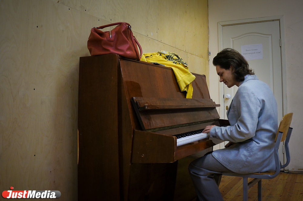 Студенты ЕГТИ готовы «порвать всех» за свой вуз. Экскурсия JustMedia по театральному институту - Фото 4