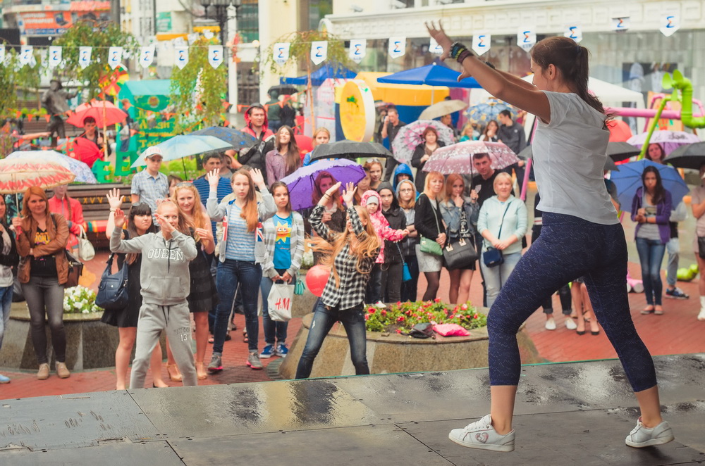 На соревнованиях в Екатеринбурге велосипедист совершил  прыжок высотой 3 метра - Фото 3