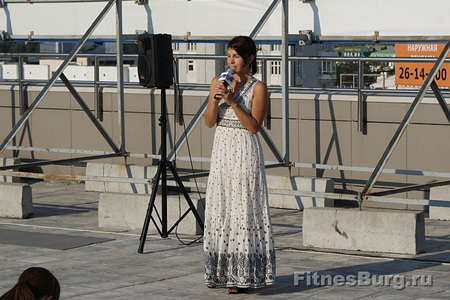 Прикоснуться к душе. В «Европе» екатеринбуржцев под звуки барабанов и ситара знакомили с основами йоги - Фото 2