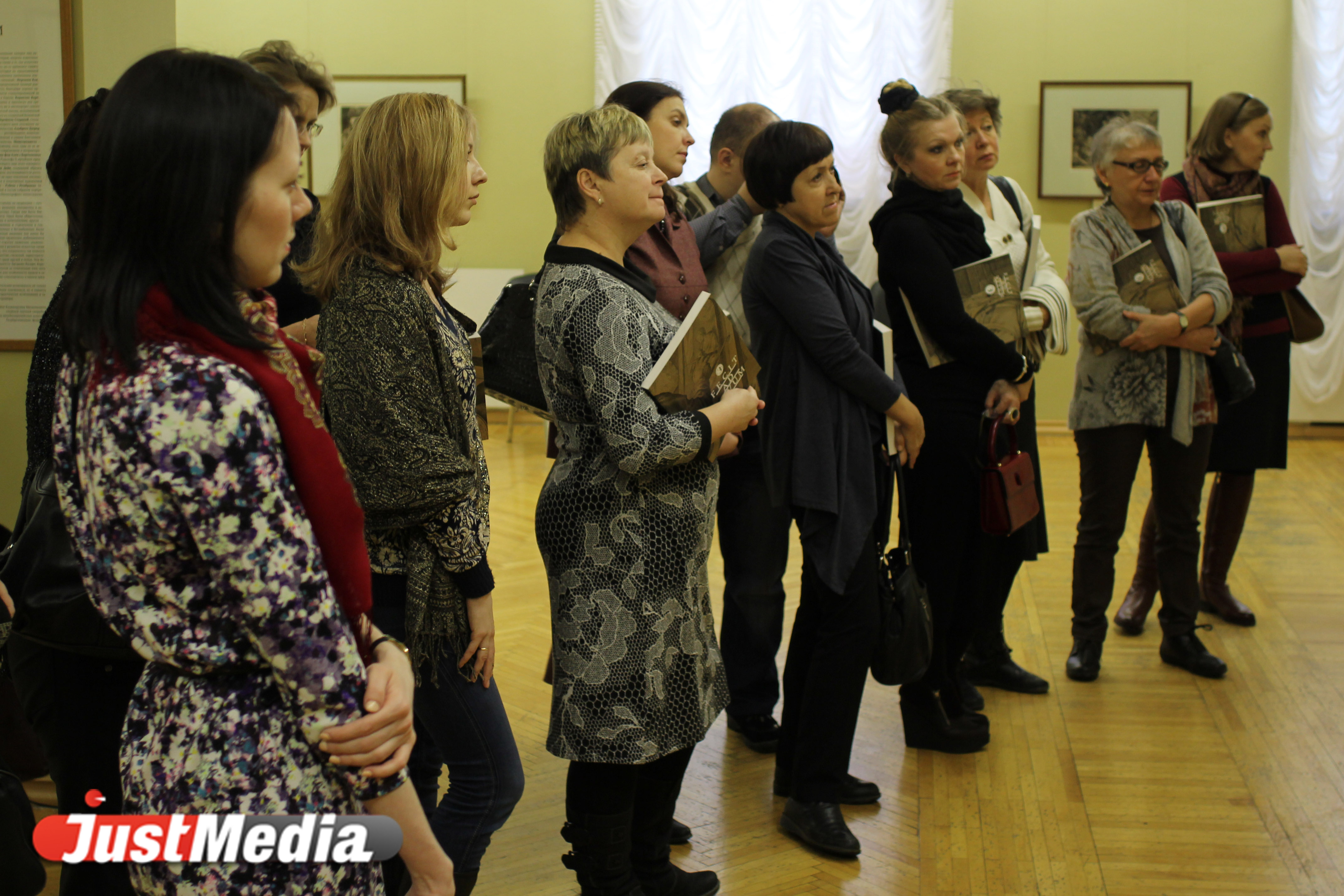 Георгий Бурмистров вывел аппарат гордумы в музей ИЗО: «Будем развивать музейное дело не только вниманием, но и зарплатами». ФОТО - Фото 2