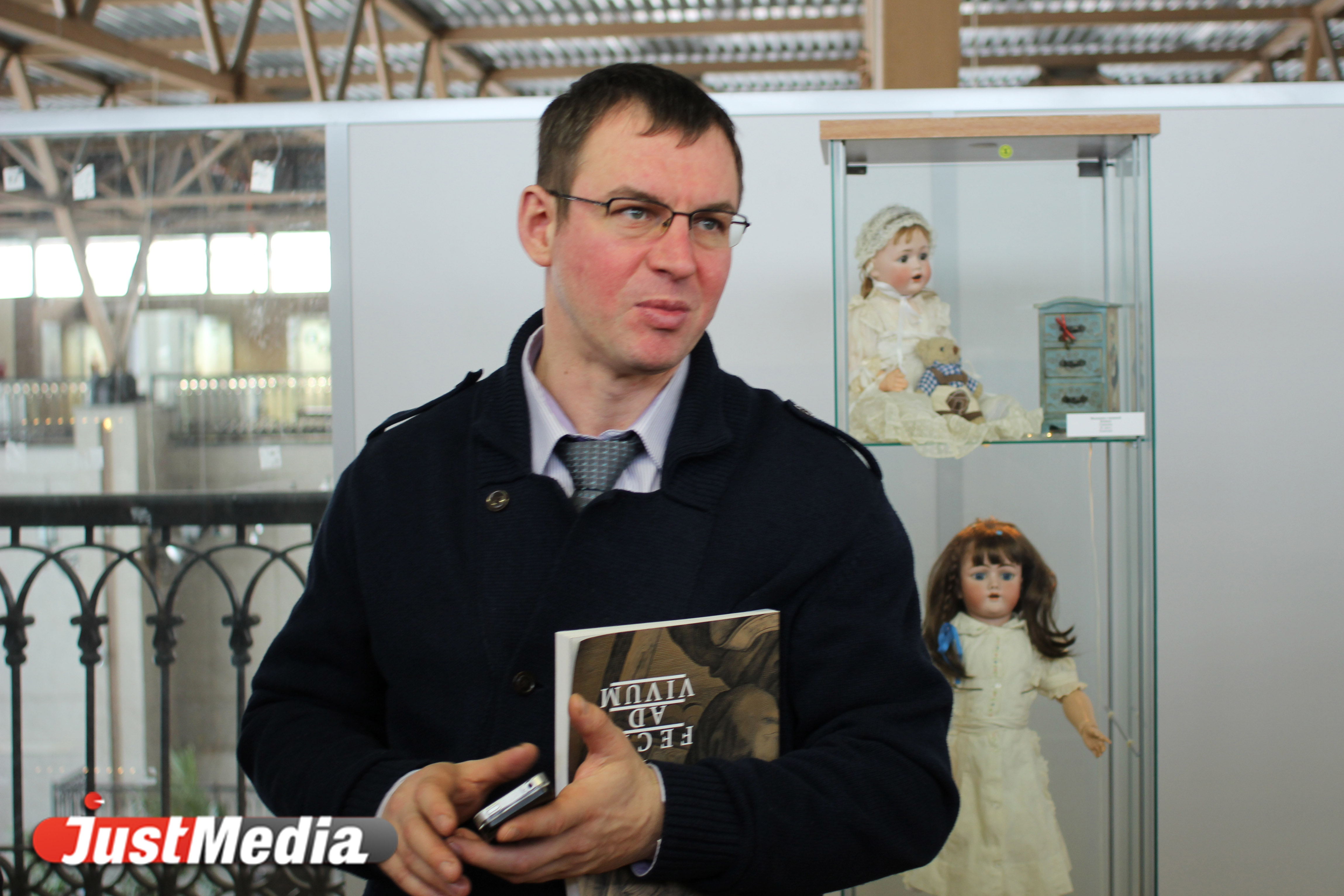 Георгий Бурмистров вывел аппарат гордумы в музей ИЗО: «Будем развивать музейное дело не только вниманием, но и зарплатами». ФОТО - Фото 11