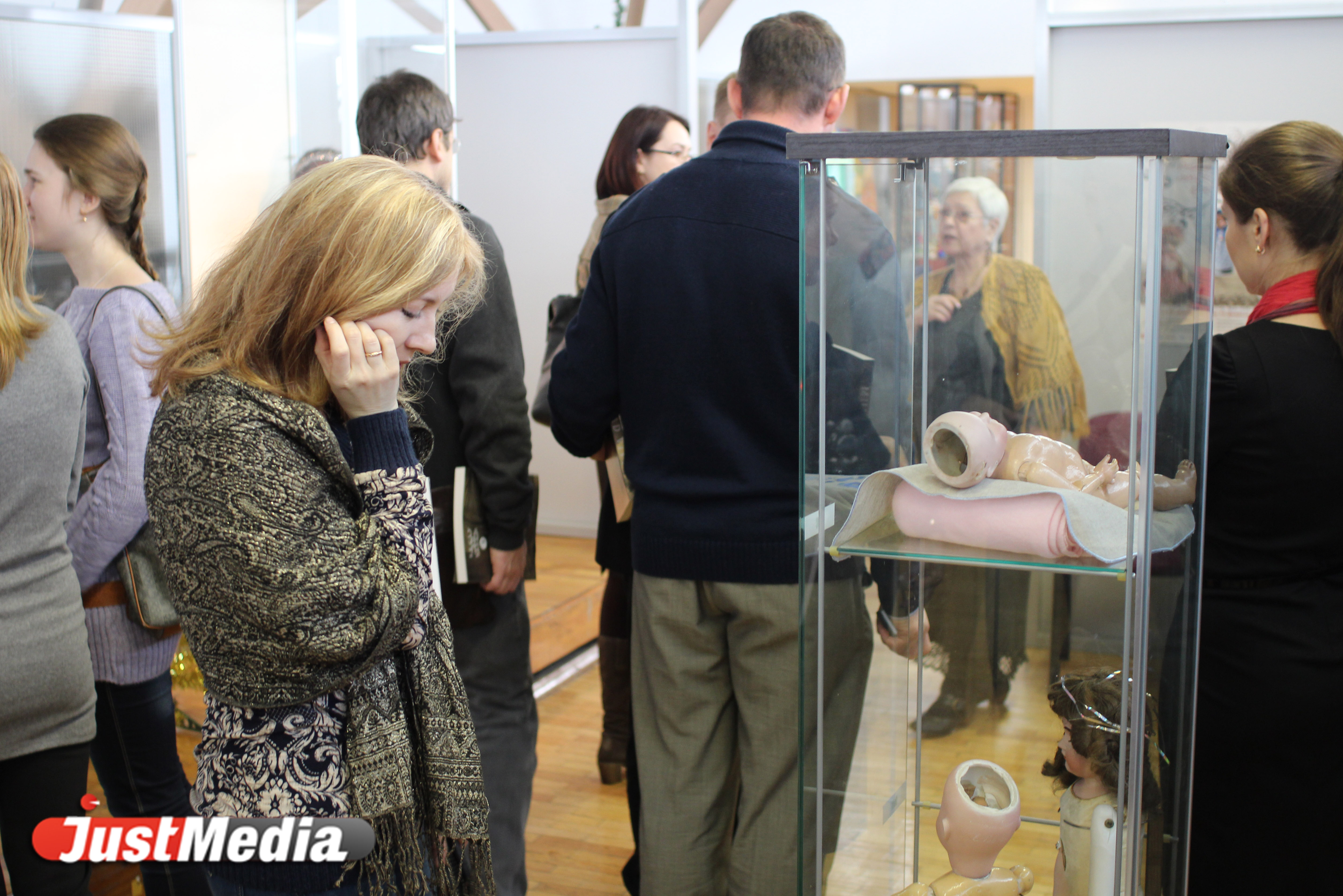 Георгий Бурмистров вывел аппарат гордумы в музей ИЗО: «Будем развивать музейное дело не только вниманием, но и зарплатами». ФОТО - Фото 9