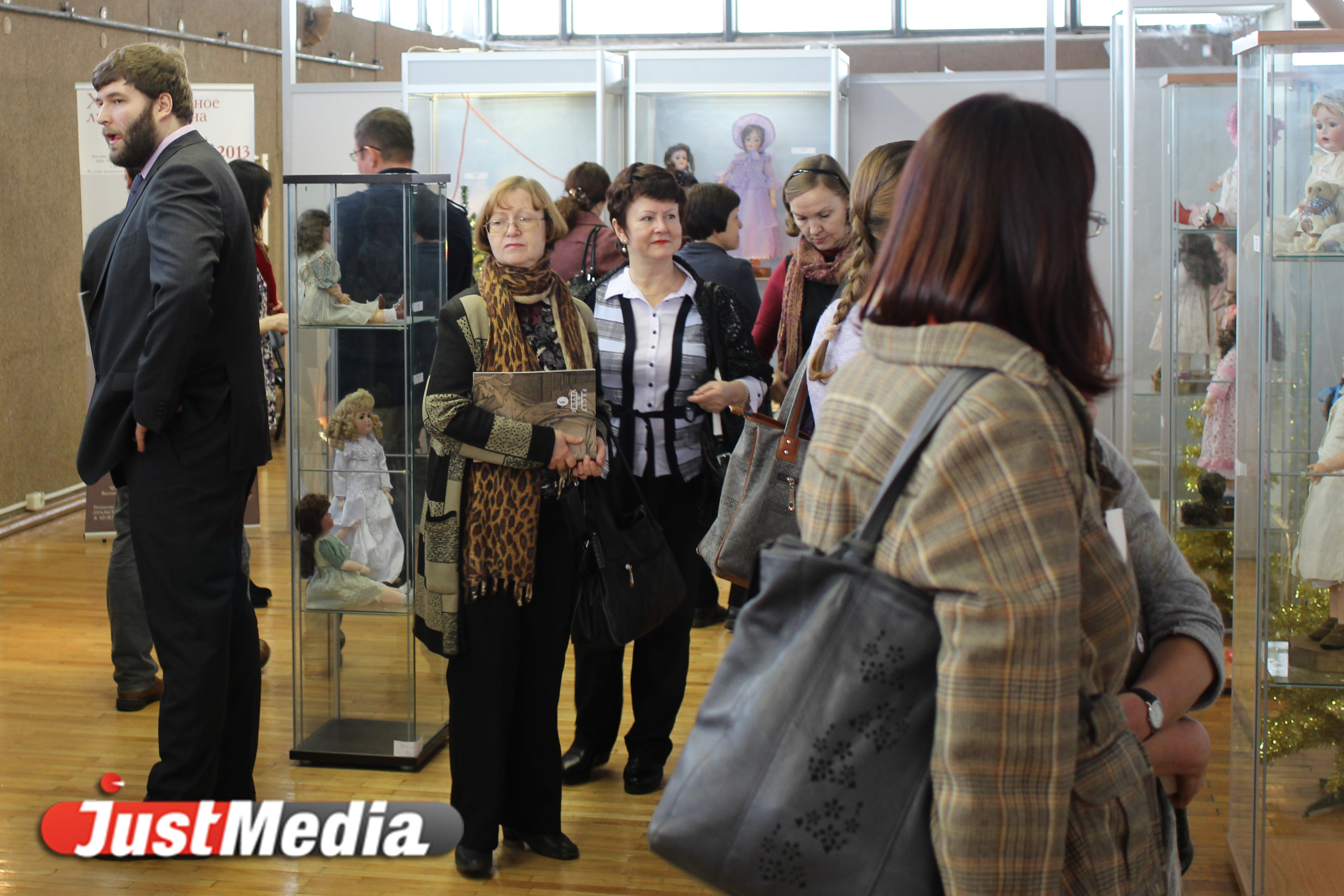 Георгий Бурмистров вывел аппарат гордумы в музей ИЗО: «Будем развивать музейное дело не только вниманием, но и зарплатами». ФОТО - Фото 12