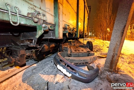 В Первоуральске тепловоз подмял легковушку. Пострадавших нет - Фото 4