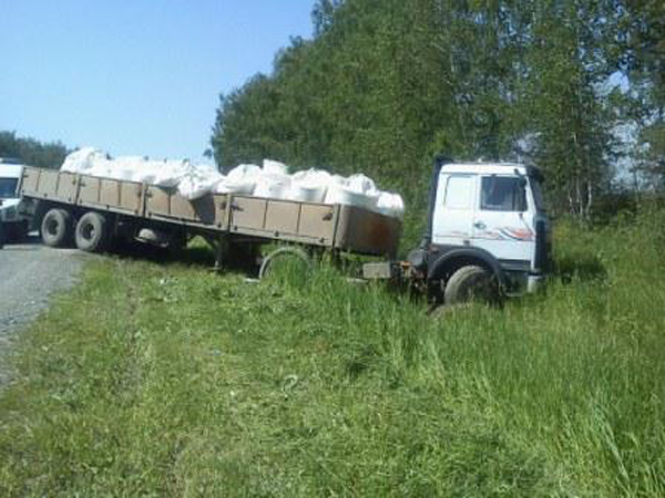 На трассе Екатеринбург—Тюмень в лобовом столкновении МАЗа и «Киа» погибло два человека - Фото 2