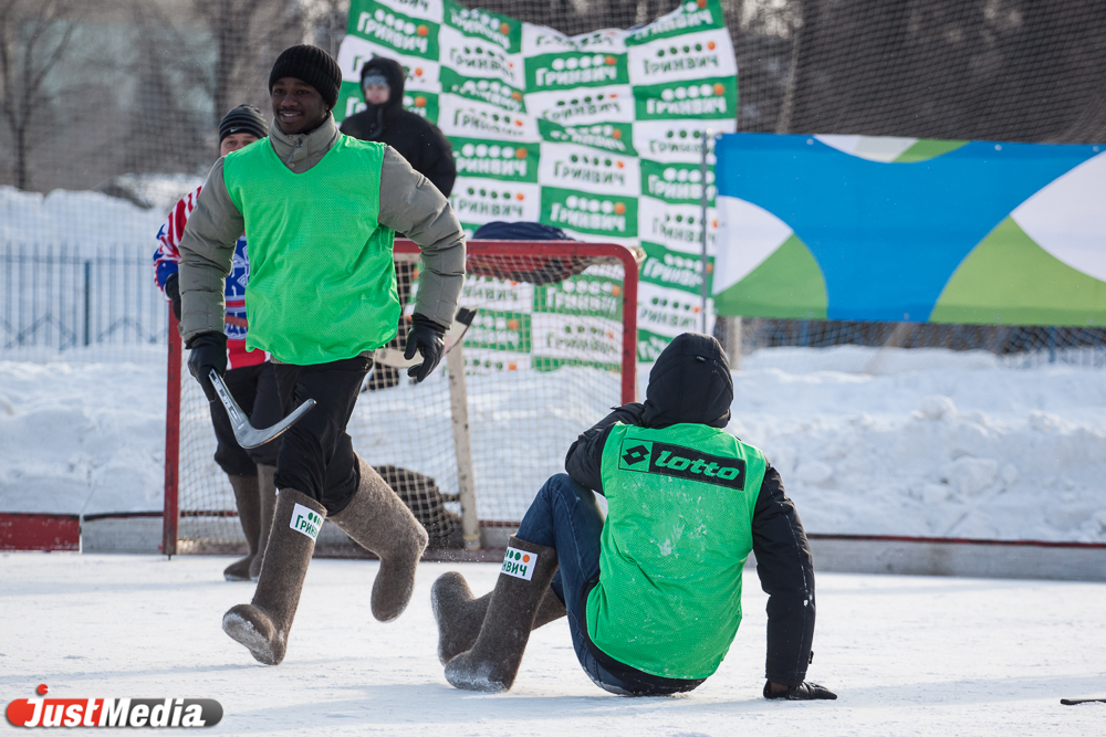 СМИ—«Уралочка» — 0:6! Первый турнир по хоккею в валенках прошел в Екатеринбурге - Фото 2