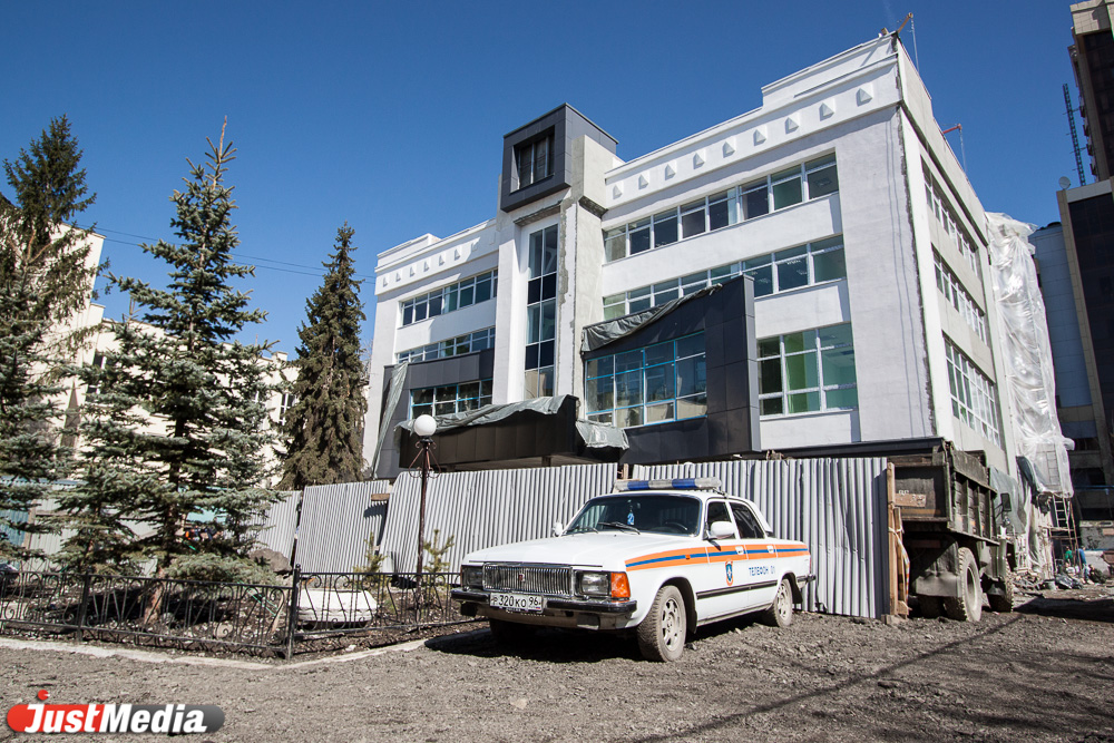 В 6,5 раза больше… Здание ЦУКСа ГУ МЧС России по Свердловской области поражает начинкой из проводов и своей стоимостью - Фото 2