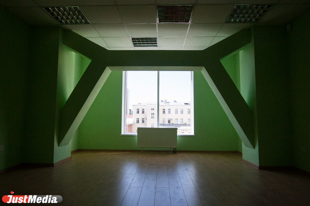 В 6,5 раза больше… Здание ЦУКСа ГУ МЧС России по Свердловской области поражает начинкой из проводов и своей стоимостью - Фото 3