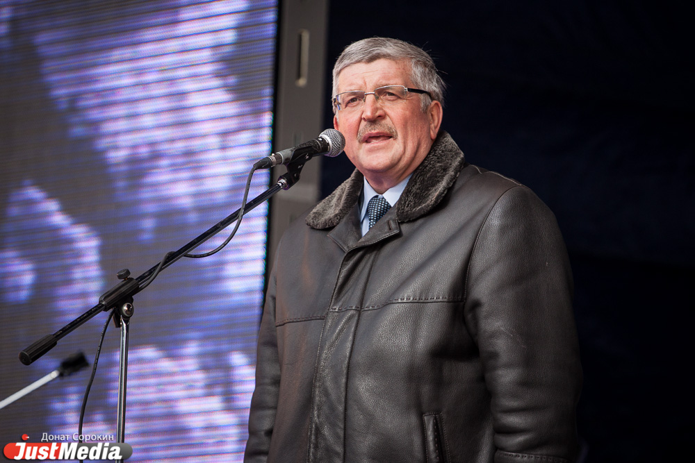 Удар ниже пояса. Силин толкнул предвыборную речь под окнами Высокинского - Фото 3