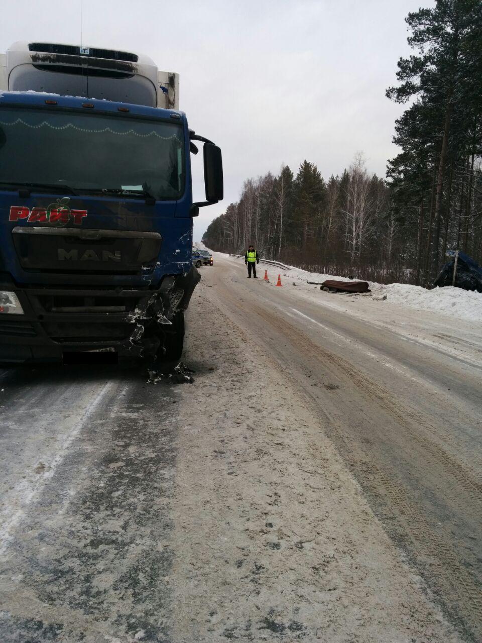 Под Асбестом, влетев под встречный тягач, погиб водитель «семерки» - Фото 2