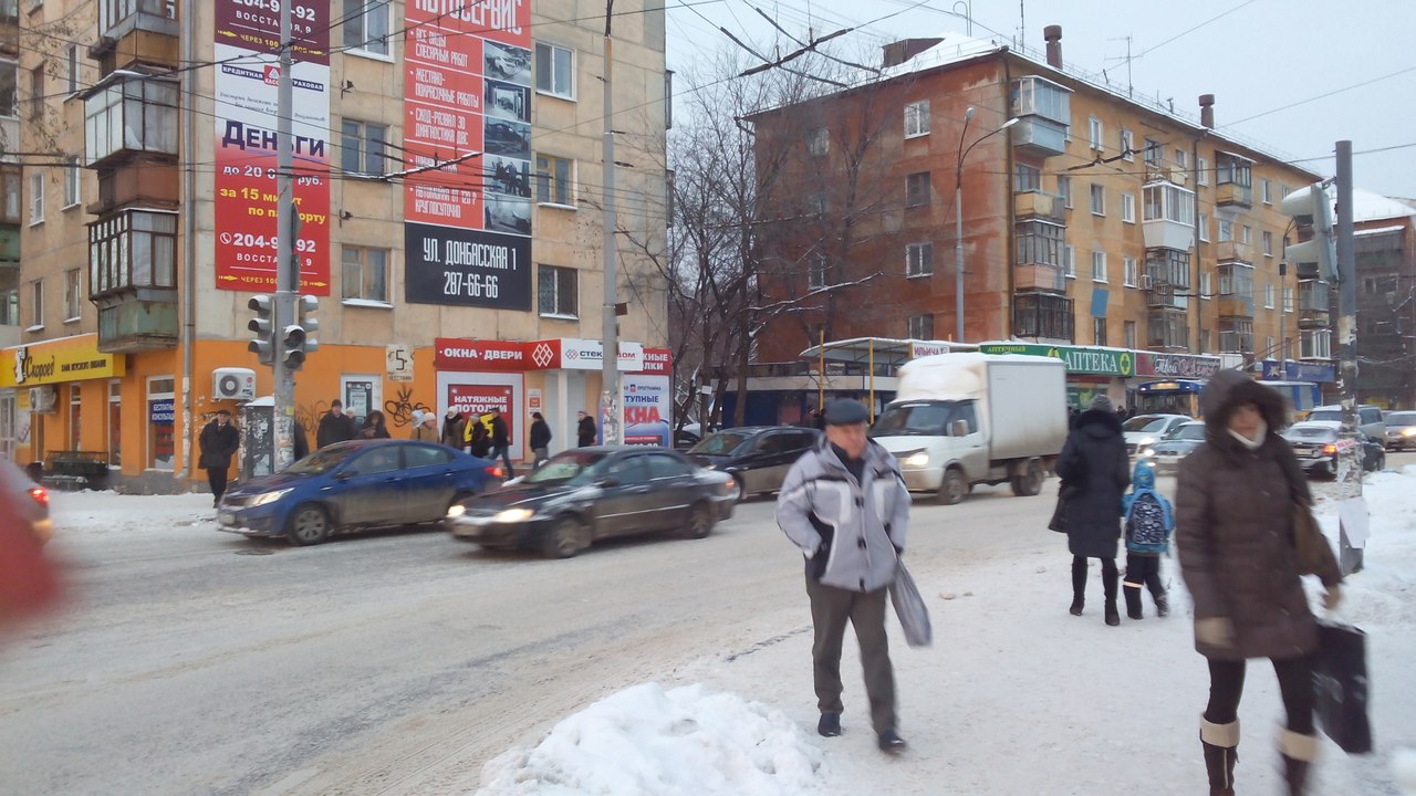 На Уралмаше парализовано движение из-за нерабочего светофора - Фото 3