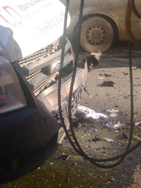 В Екатеринбурге произошло массовое ДТП с участием инкассатороской машины и троллейбуса. Пострадали три человека - Фото 2